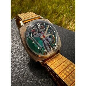 1965 Bulova Accutron Spaceview Tuning Fork Gold Cushion Case Men's Wristwatch